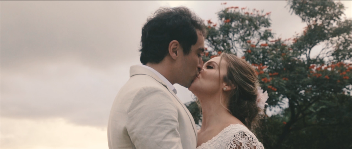 Lívia e Bruno. Casamento no litoral norte de São Paulo. Ilhabela. Espaço Galiileu Feiticeira