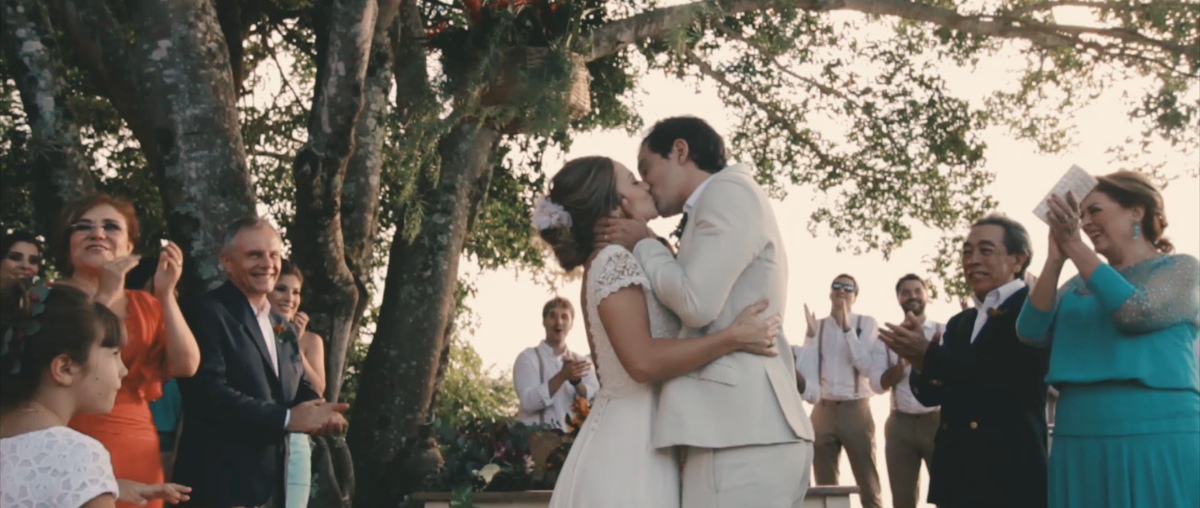 Lívia e Bruno. Casamento no litoral norte de São Paulo. Ilhabela. Espaço Galiileu Feiticeira
