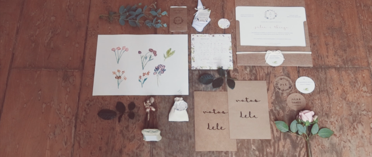 Julia Costa, a noiva, desenvolveu a identidade visual do seu próprio casamento. Ficou tudo muito lindo.