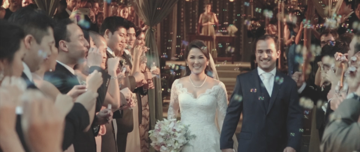 Casamento em São Paulo no Buffet Colonial. Com música de Lorenza Pozza. Beleza de Michel Nakamura. Fotografia de Renata e Yuri Fotografia. Vídeo de Gravata Florida Filmes. Vestido de Lucas Anderi.