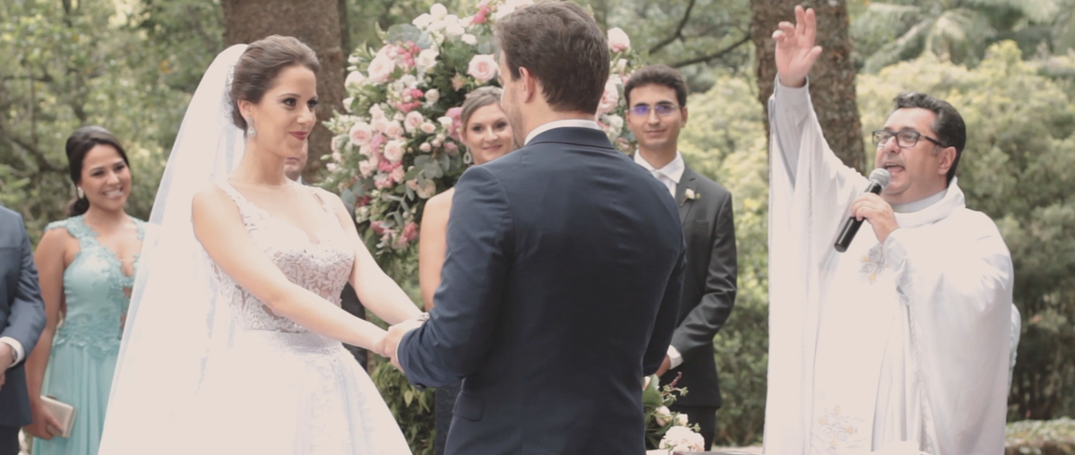 Casamento no campo. Ana e André escolheram a Fazenda Vila Rica para um lindo casamento no campo. Com fotos de Renata e Yuri Fotografia e vídeo de Gravata Florida Filmes.