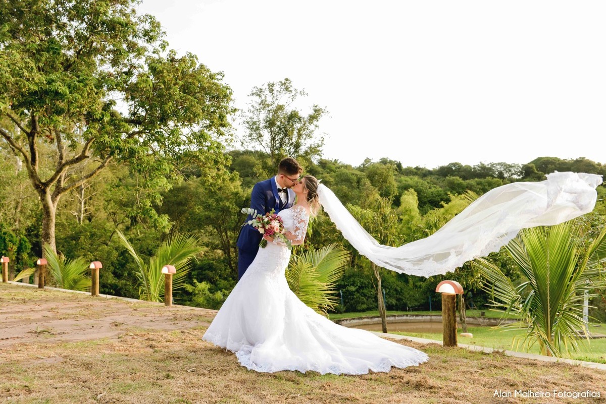 casamento-bolo-Vestido de Noiva-fotos de casamento-Fotógrafo em Marília-Mari Cabelo e Estetica-Joyce Perfeito-Marliane Silva-Organize