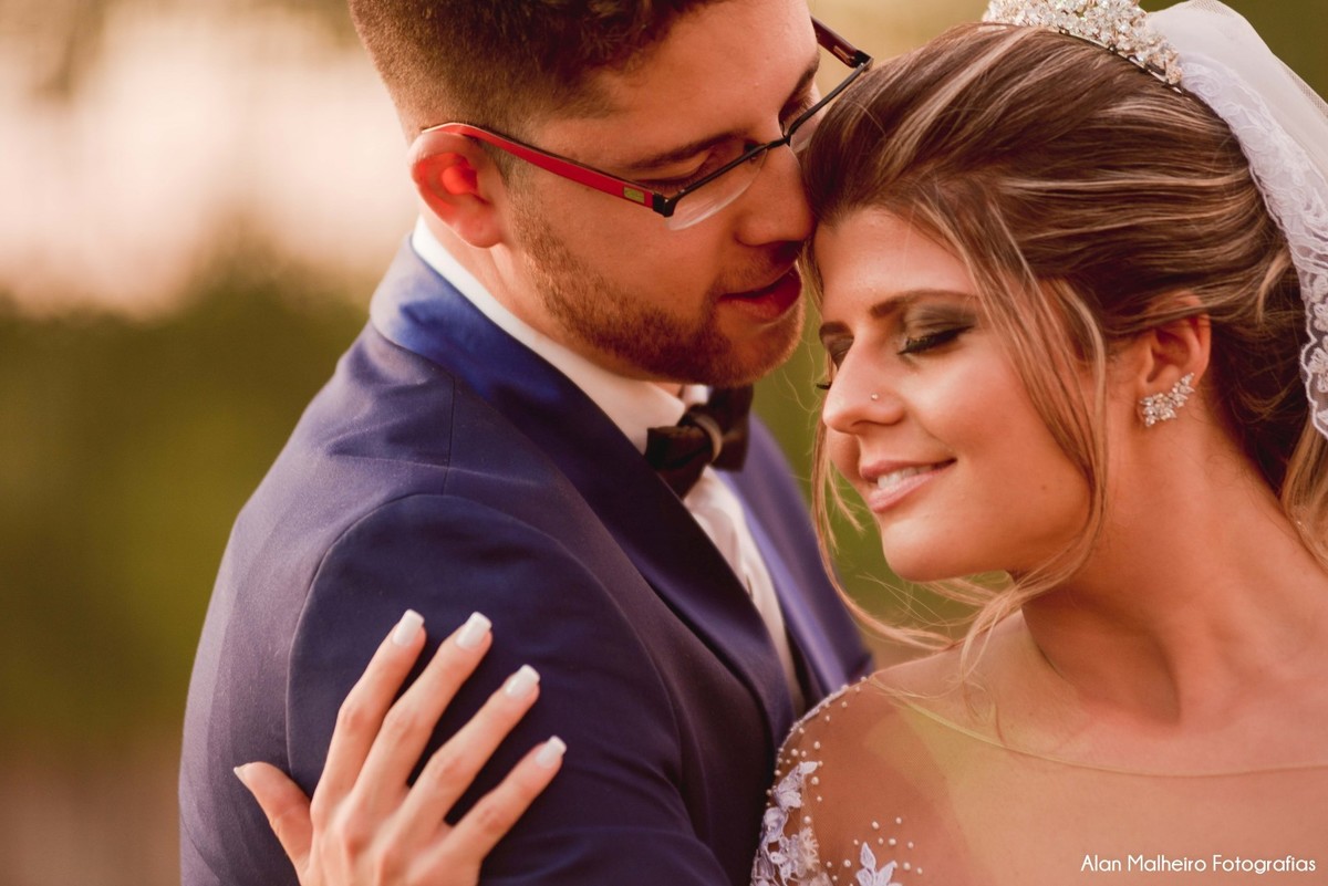 casamento-bolo-Vestido de Noiva-fotos de casamento-Fotógrafo em Marília-Mari Cabelo e Estetica-Joyce Perfeito-Marliane Silva-Organize