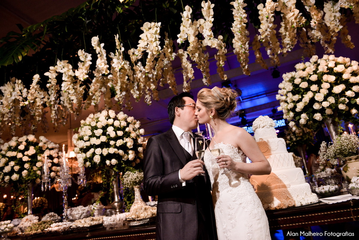 casamento-de-dia-fotógrafo-de-casamento-fotógrafo em Marília-Noiva-pré-wedding-fotógrafo de marília-Golden Palace-Adriana Zequini-Thita Marcon-Grand Salon--Pecado Capital-Fotógrafo Social-vestido de noiva-buquê-decoração de casamento