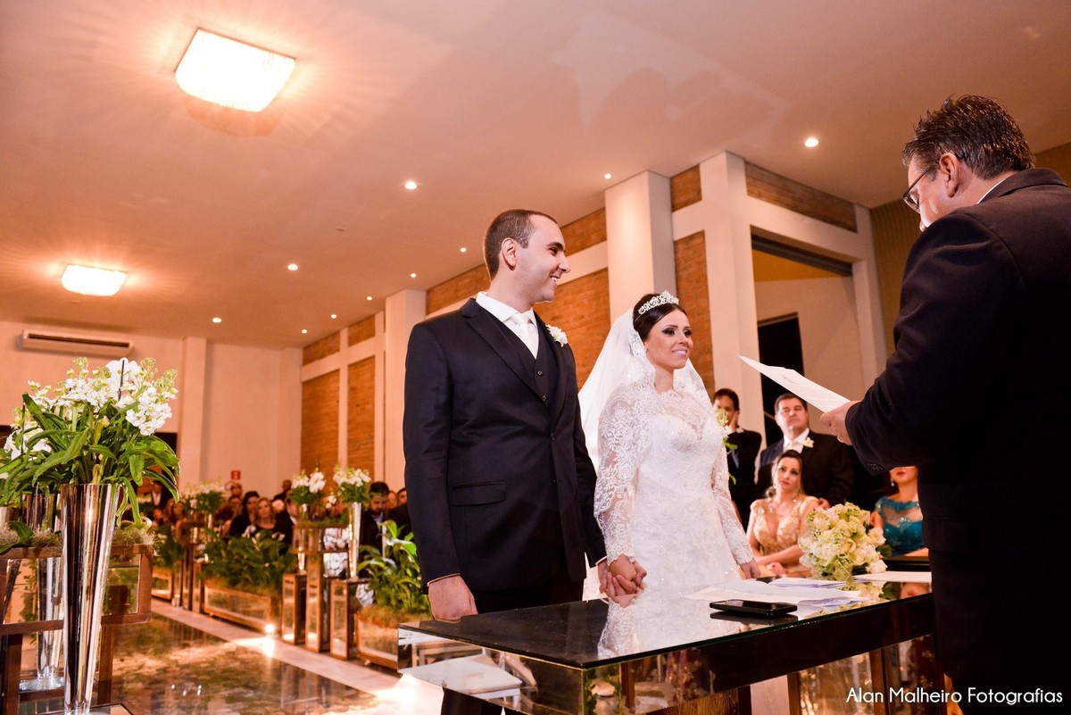 casamento-de-dia-fotógrafo-de-casamento-fotógrafo-em-Marília-Noivo-Noiva-vestido-pré-wedding-fotógrafo em Marília-aliança-casamento-fotos-bolo-Daniel Coltri-Sergio Murilo-Moinho Matarazzo-Vestido de Noiva-fotos de casamento-Leandro Gustavo