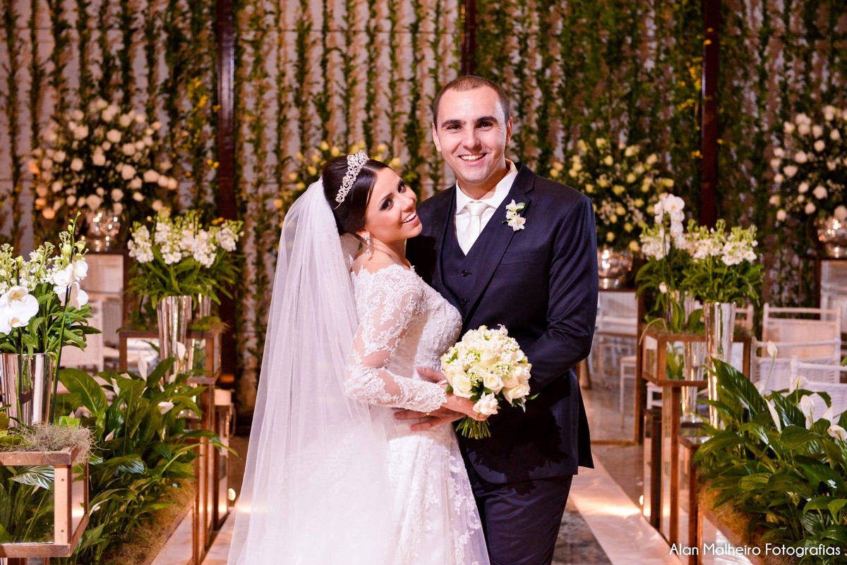 casamento-de-dia-fotógrafo-de-casamento-fotógrafo-em-Marília-Noivo-Noiva-vestido-pré-wedding-fotógrafo em Marília-aliança-casamento-fotos-bolo-Daniel Coltri-Sergio Murilo-Moinho Matarazzo-Vestido de Noiva-fotos de casamento-Leandro Gustavo