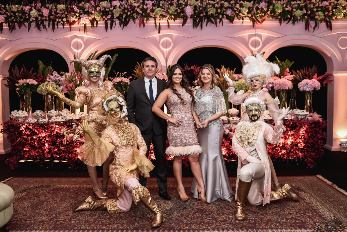 fotógrafo-de-casamento-fotógrafo em Marília-debutante-buffet Planalto-fotógrafo de marília-moinho matarazzo-Adriana Zequini-Thita Marcon-Grand Salon-Fotógrafo Social-vestido de debutante-15anos-decoração de 15 anos-15 anos-bolo de 15 anos