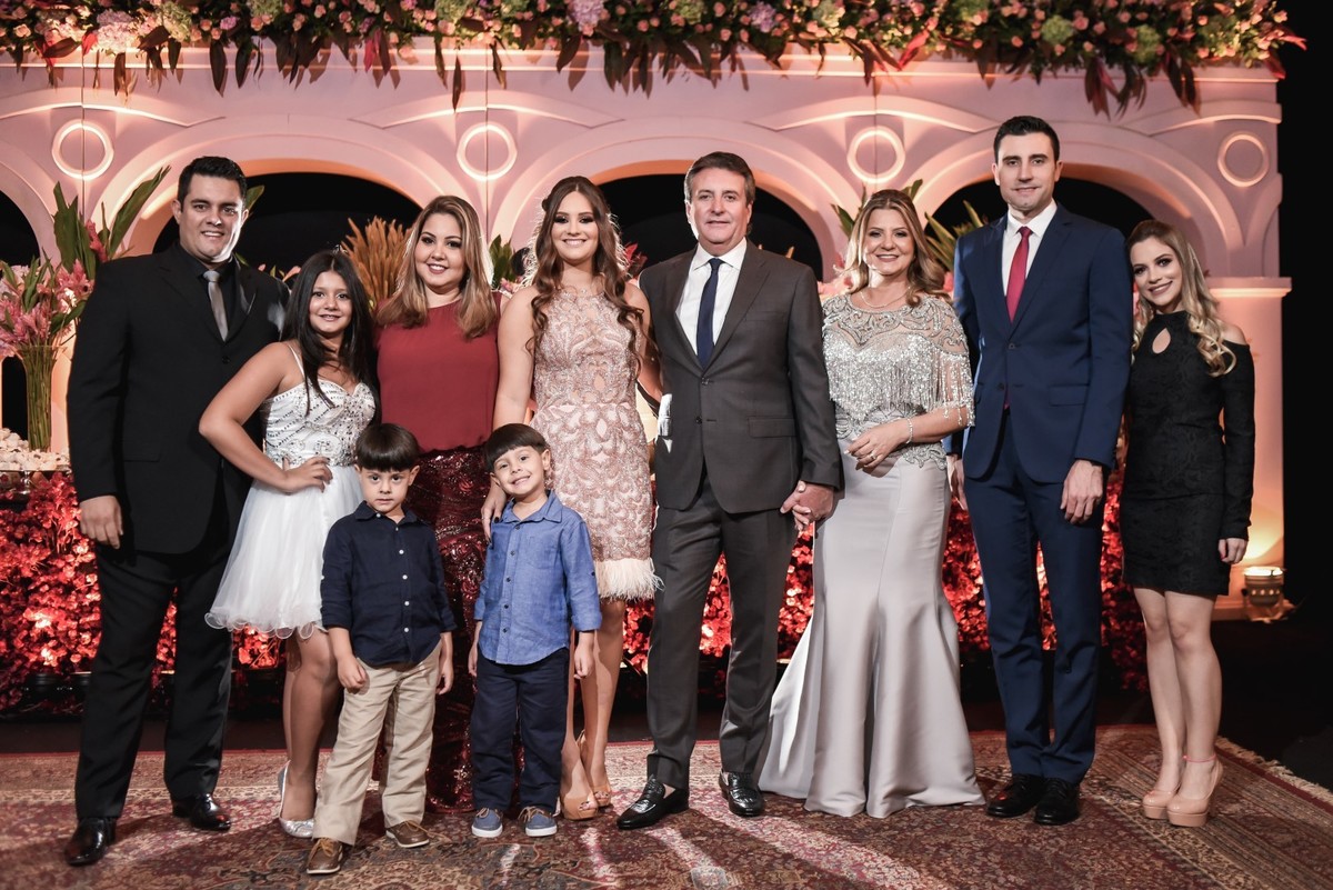 fotógrafo-de-casamento-fotógrafo em Marília-debutante-buffet Planalto-fotógrafo de marília-moinho matarazzo-Adriana Zequini-Thita Marcon-Grand Salon-Fotógrafo Social-vestido de debutante-15anos-decoração de 15 anos-15 anos-bolo de 15 anos