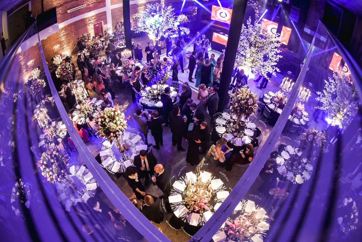 fotógrafo-de-casamento-fotógrafo em Marília-debutante-buffet Planalto-fotógrafo de marília-moinho matarazzo-Adriana Zequini-Thita Marcon-Grand Salon-Fotógrafo Social-vestido de debutante-15anos-decoração de 15 anos-15 anos-bolo de 15 anos