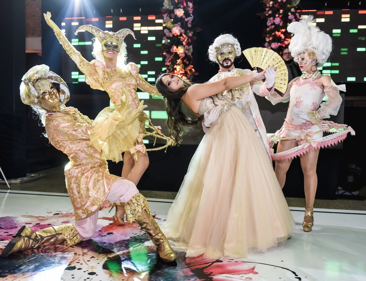 fotógrafo-de-casamento-fotógrafo em Marília-debutante-buffet Planalto-fotógrafo de marília-moinho matarazzo-Adriana Zequini-Thita Marcon-Grand Salon-Fotógrafo Social-vestido de debutante-15anos-decoração de 15 anos-15 anos-bolo de 15 anos