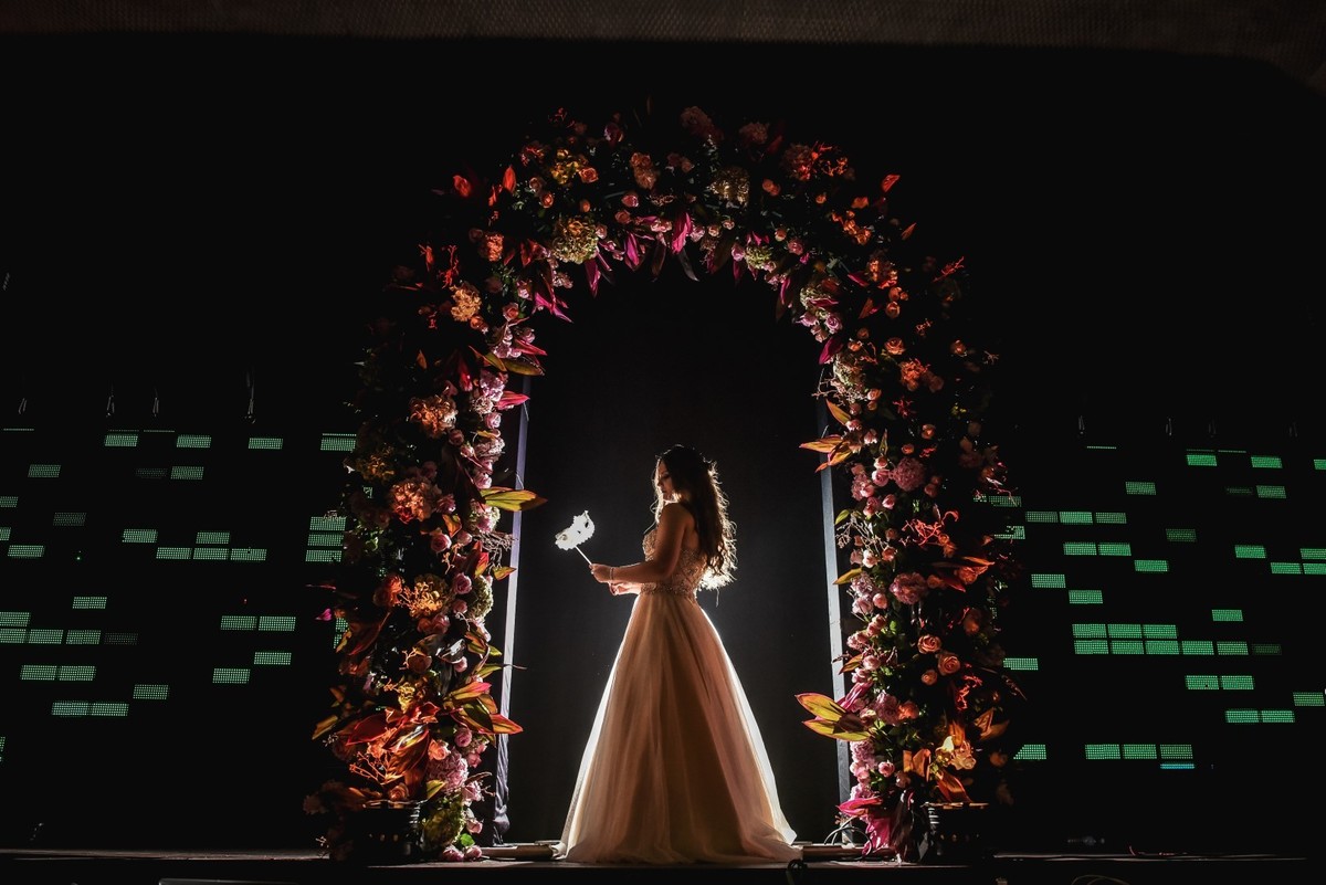 fotógrafo-de-casamento-fotógrafo em Marília-debutante-buffet Planalto-fotógrafo de marília-moinho matarazzo-Adriana Zequini-Thita Marcon-Grand Salon-Fotógrafo Social-vestido de debutante-15anos-decoração de 15 anos-15 anos-bolo de 15 anos