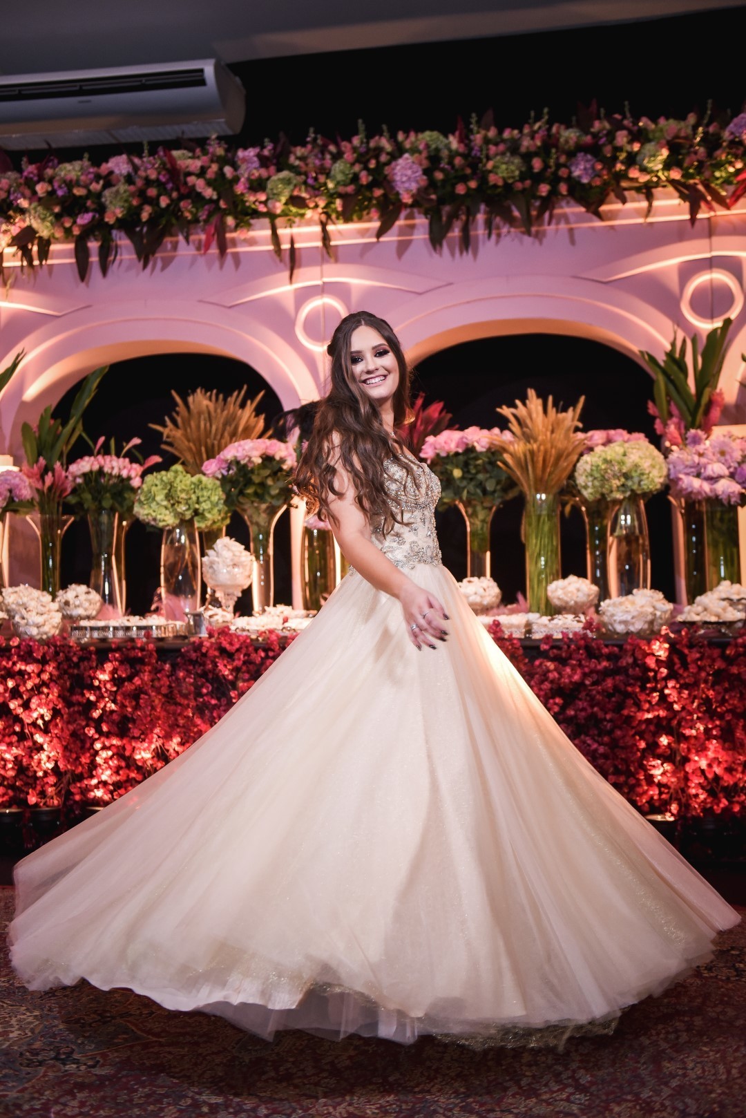 fotógrafo-de-casamento-fotógrafo em Marília-debutante-buffet Planalto-fotógrafo de marília-moinho matarazzo-Adriana Zequini-Thita Marcon-Grand Salon-Fotógrafo Social-vestido de debutante-15anos-decoração de 15 anos-15 anos-bolo de 15 anos