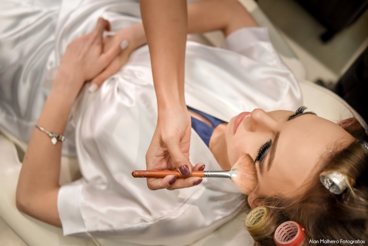 casamento tradicional-fotógrafo-Guilherme Munhoz-fotógrafo-em-Marília-Noiva-pré-wedding-fotógrafoemmarília-aliança-casamento-Guilherme Munhoz-zankyu-Adriana Zequini-Thita Marcon-Golden Palace-Vestido-Maisond-foto de casamento-Buquê-Banda Prime-Flairs coqu