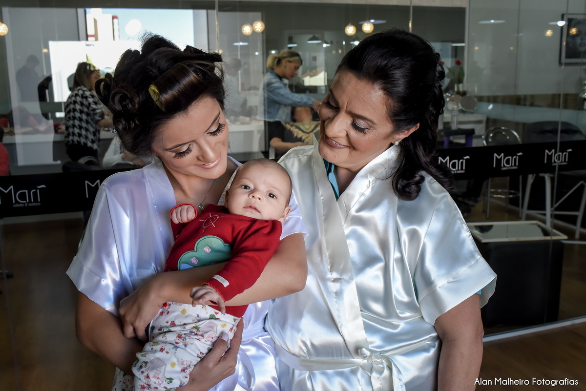 casamento tradicional-fotógrafo-fotógrafo-em-Marília-Noiva-fotógrafo em marília-aliança-casamento-Mari Cabelo Estetica-zankyu-Luciano Arantes-Mara Vieira-Iraides Bevlaqua-Vestido-foto de casamento-Buquê-Banda Frisson-Camila Nery-Patricia Guimarães-wedding