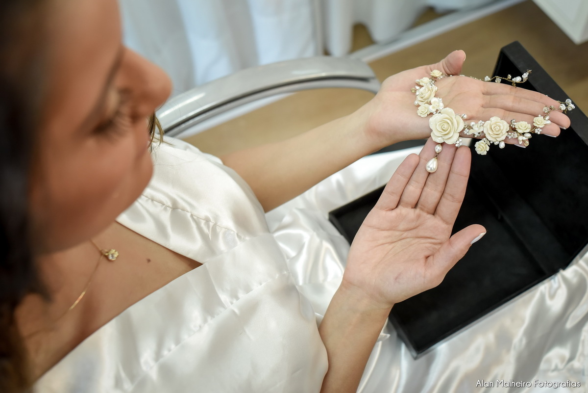 casamento tradicional-fotógrafo-fotógrafo-em-Marília-Noiva-fotógrafo em marília-aliança-casamento-Mari Cabelo Estetica-zankyu-Luciano Arantes-Mara Vieira-Iraides Bevlaqua-Vestido-foto de casamento-Buquê-Banda Frisson-Camila Nery-Patricia Guimarães-wedding