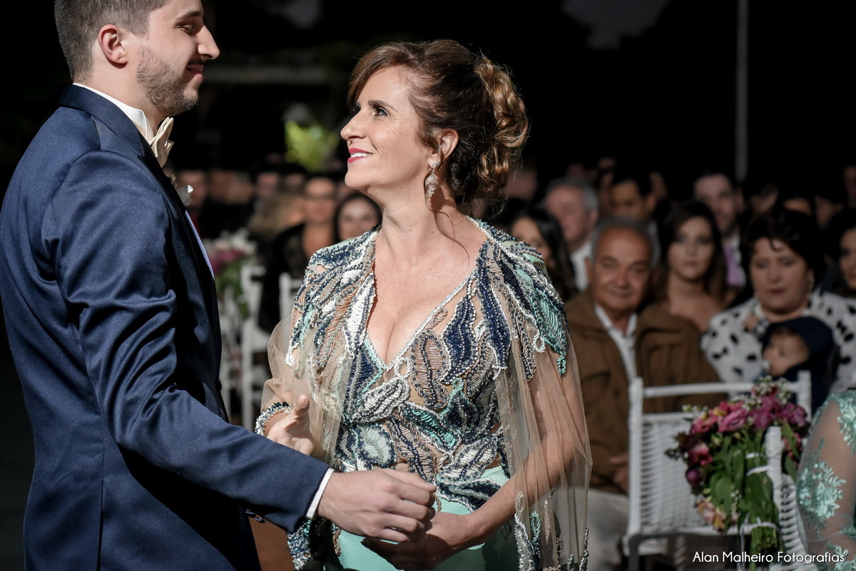 casamento tradicional-fotógrafo-fotógrafo-em-Marília-Noiva-fotógrafo em marília-aliança-casamento-Mari Cabelo Estetica-zankyu-Luciano Arantes-Mara Vieira-Iraides Bevlaqua-Vestido-foto de casamento-Buquê-Banda Frisson-Camila Nery-Patricia Guimarães-wedding