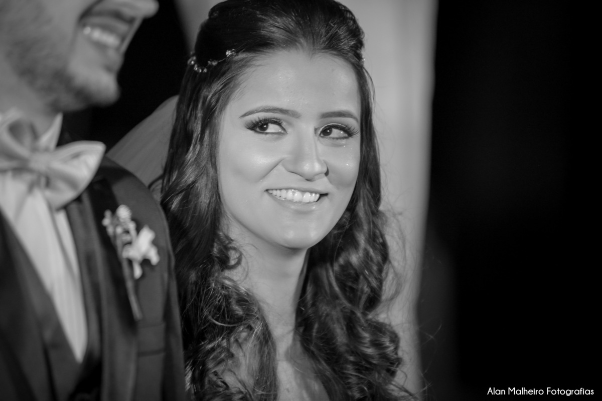 casamento tradicional-fotógrafo-fotógrafo-em-Marília-Noiva-fotógrafo em marília-aliança-casamento-Mari Cabelo Estetica-zankyu-Luciano Arantes-Mara Vieira-Iraides Bevlaqua-Vestido-foto de casamento-Buquê-Banda Frisson-Camila Nery-Patricia Guimarães-wedding