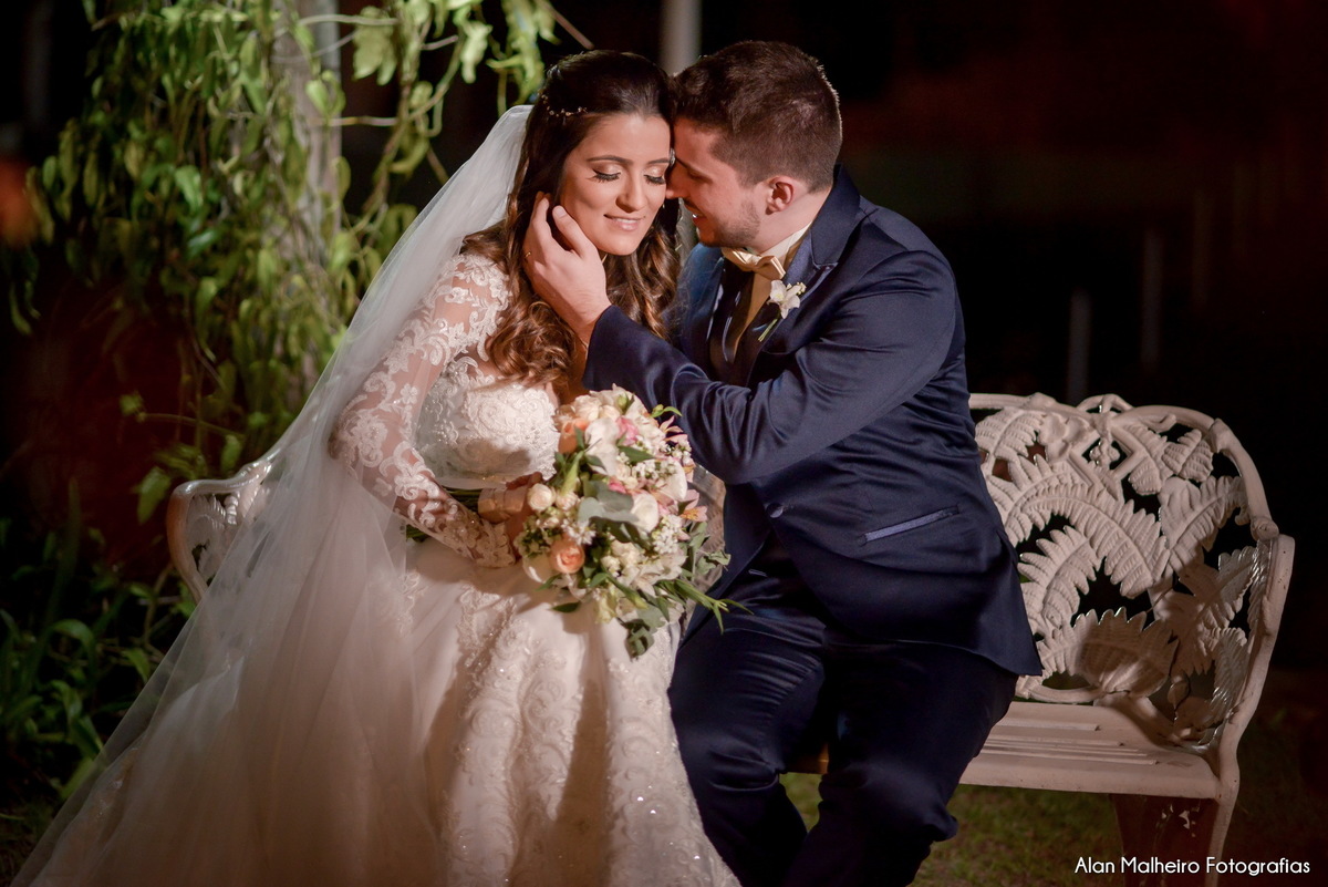 casamento tradicional-fotógrafo-fotógrafo-em-Marília-Noiva-fotógrafo em marília-aliança-casamento-Mari Cabelo Estetica-zankyu-Luciano Arantes-Mara Vieira-Iraides Bevlaqua-Vestido-foto de casamento-Buquê-Banda Frisson-Camila Nery-Patricia Guimarães-wedding