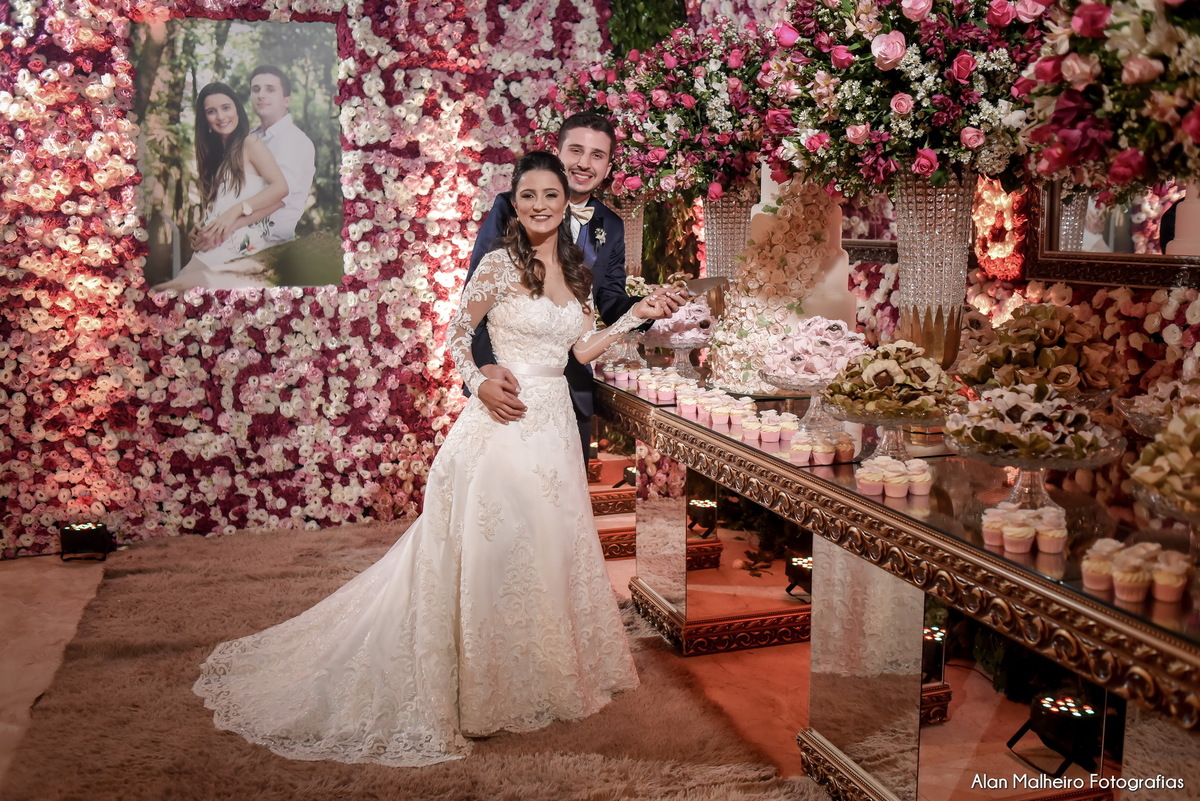casamento tradicional-fotógrafo-fotógrafo-em-Marília-Noiva-fotógrafo em marília-aliança-casamento-Mari Cabelo Estetica-zankyu-Luciano Arantes-Mara Vieira-Iraides Bevlaqua-Vestido-foto de casamento-Buquê-Banda Frisson-Camila Nery-Patricia Guimarães-wedding