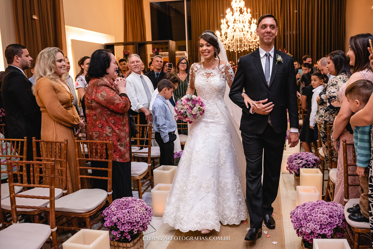 NOIVA ENTRANDO
 CASAMENTO COMISSARIA BUFFET
BUFFET COMISSARIA BAURU-SP
FOTOGRAFIA DE CASAMENTO BAURU-SP
FOTOGRAFO DE CASAMENTO