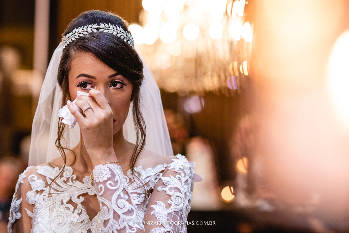 NOIVA EMOCIONADA
NOIVA CHORANDO
 CASAMENTO COMISSARIA BUFFET
BUFFET COMISSARIA BAURU-SP
FOTOGRAFIA DE CASAMENTO BAURU-SP
FOTOGRAFO DE CASAMENTO