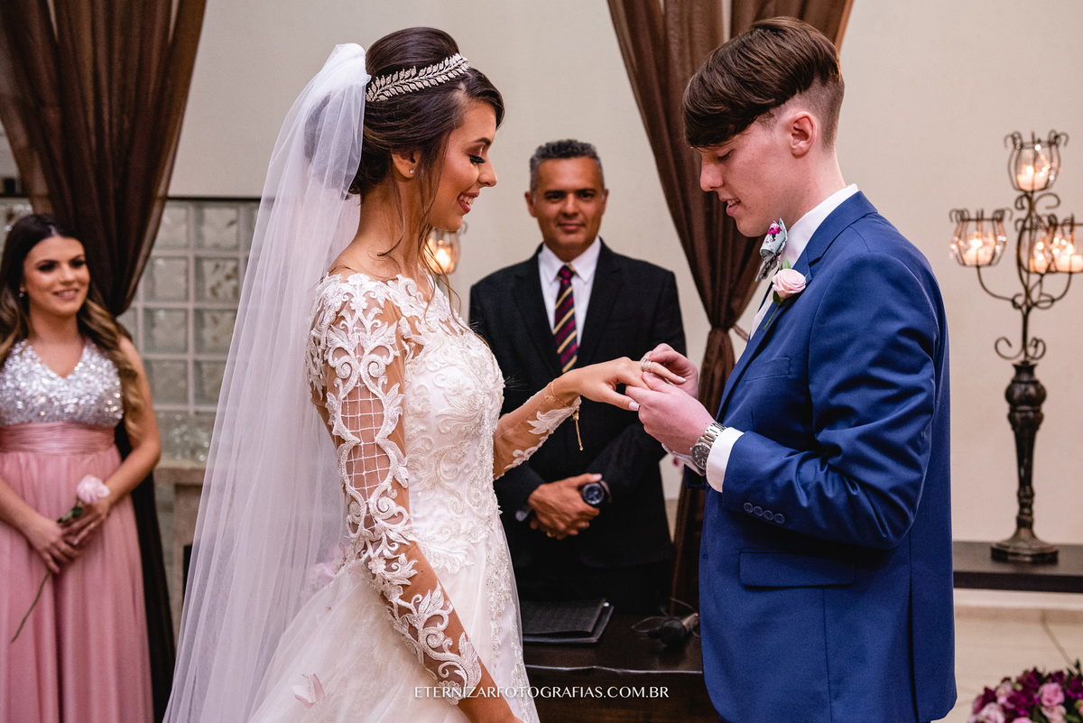 TROCA DAS ALIANÇAS
 CASAMENTO COMISSARIA BUFFET
BUFFET COMISSARIA BAURU-SP
FOTOGRAFIA DE CASAMENTO BAURU-SP
FOTOGRAFO DE CASAMENTO