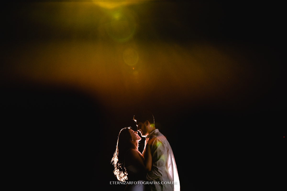 CASAL NO POR DO SOL
ENSAIO DE CASAL
ENSAIO PRÉ CASAMENTO
NOIVOS 
FOTOGRAFIA DE ENSAIO DE CASAL
PRE WEDDING EM MONTANHA