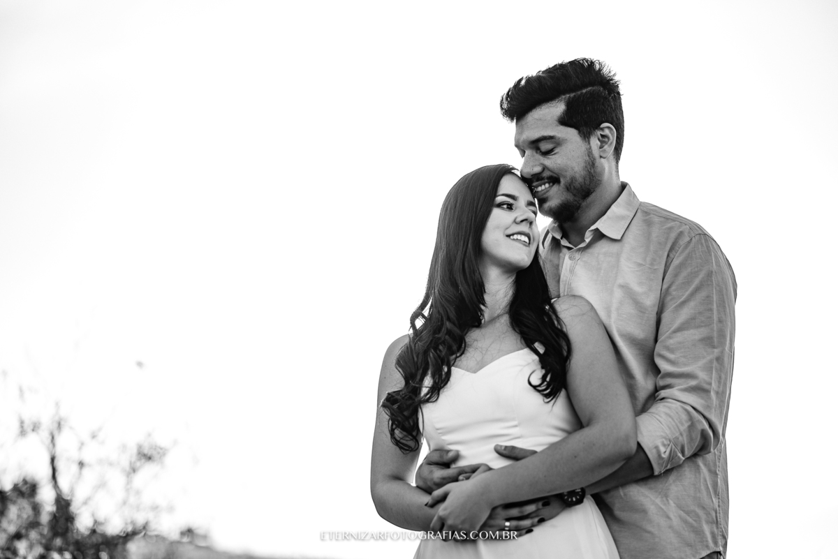 CASAL NO POR DO SOL
ENSAIO DE CASAL
ENSAIO PRÉ CASAMENTO
NOIVOS 
FOTOGRAFIA DE ENSAIO DE CASAL
PRE WEDDING EM MONTANHA
CASAL ABRAÇANDO