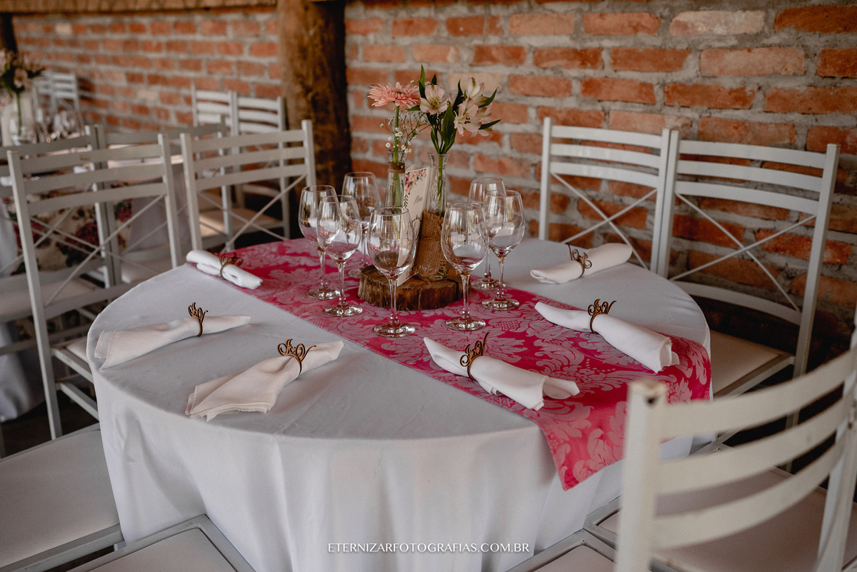 DECORAÇÃO DE CASAMENTO NO CAMPO