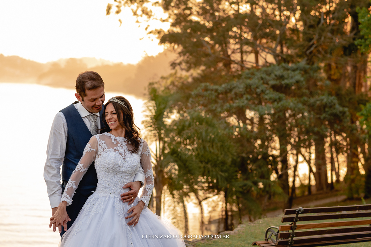 RETRATOS DE NOIVOS NO POR DO SOL