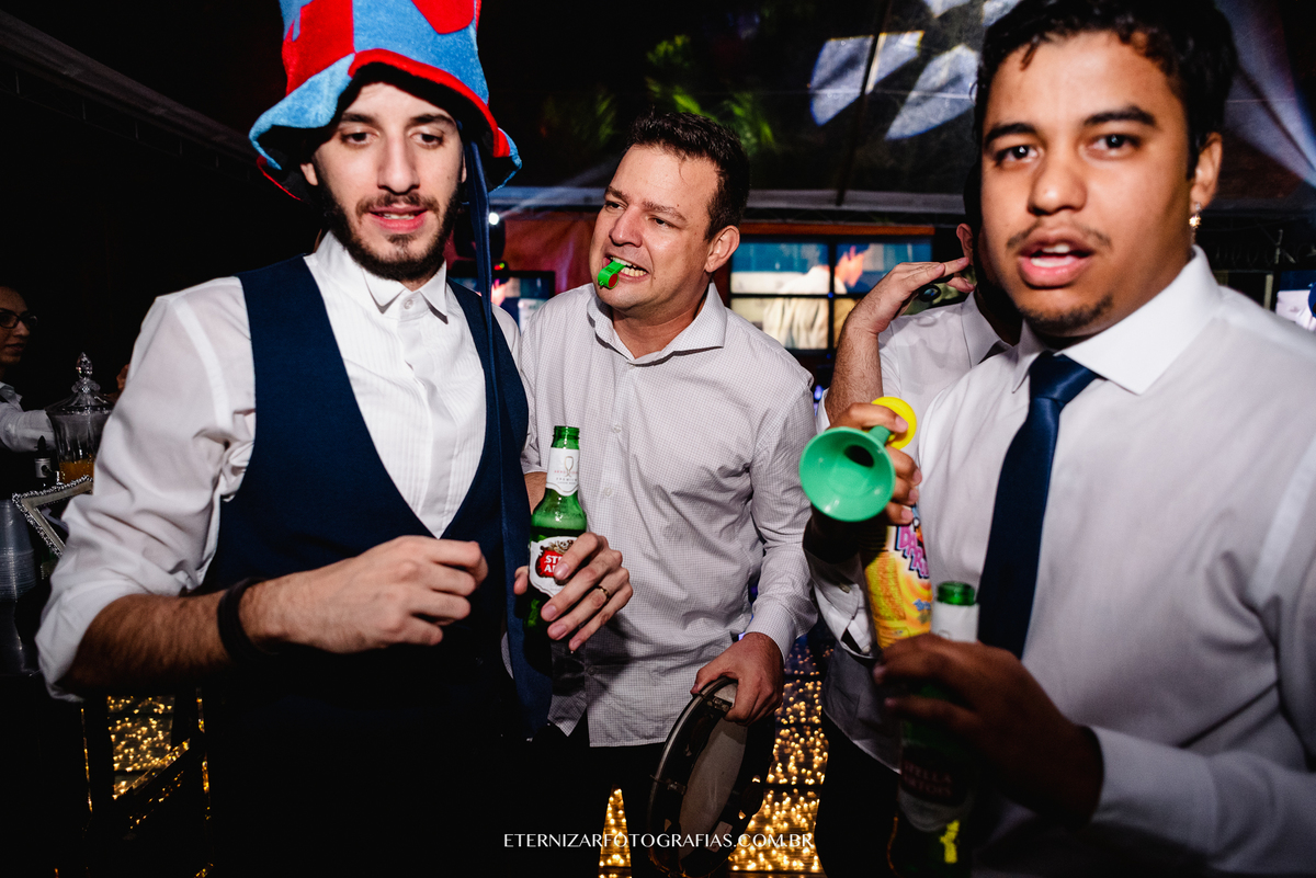 NOIVO PASSANDO GRAVATA
FOTOGRAFIA CHÁCARA RECANTO PARADISE BAURU-SP
FOTOGRAFO DE CASAMENTO EM BAURU-SP