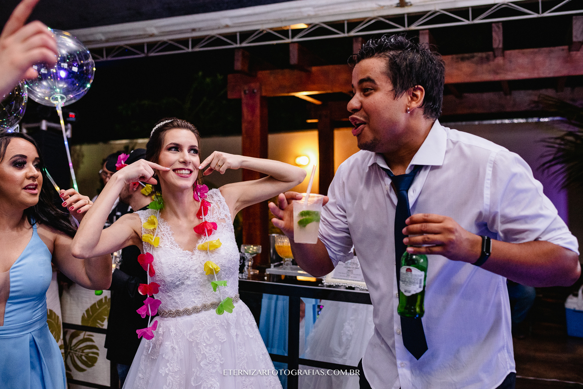 FOTOS DE FESTA DE CASAMENTO
DJ PARA CASAMENTO
BALADA DE CASAMENTO
FOTOGRAFO DE CASAMENTO EM BAURU-SP