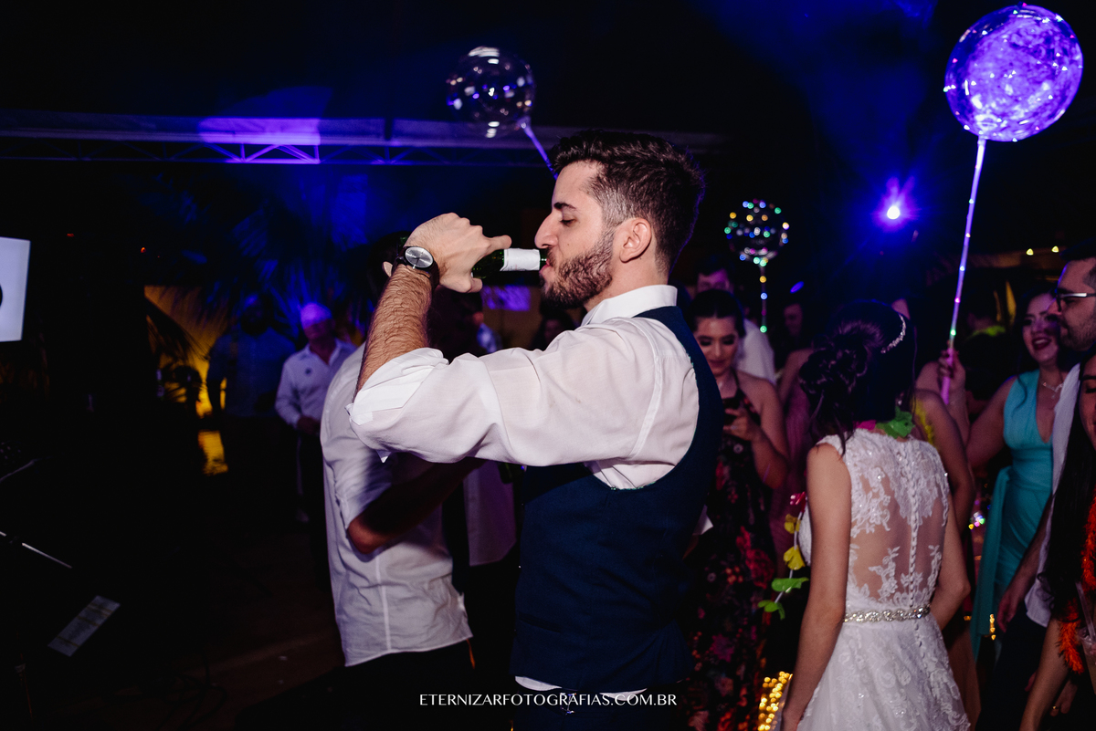 FOTOS DE FESTA DE CASAMENTO
DJ PARA CASAMENTO
BALADA DE CASAMENTO
FOTOGRAFO DE CASAMENTO EM BAURU-SP
CONVIDADOS DE CASAMENTO SE DIVERTINDO