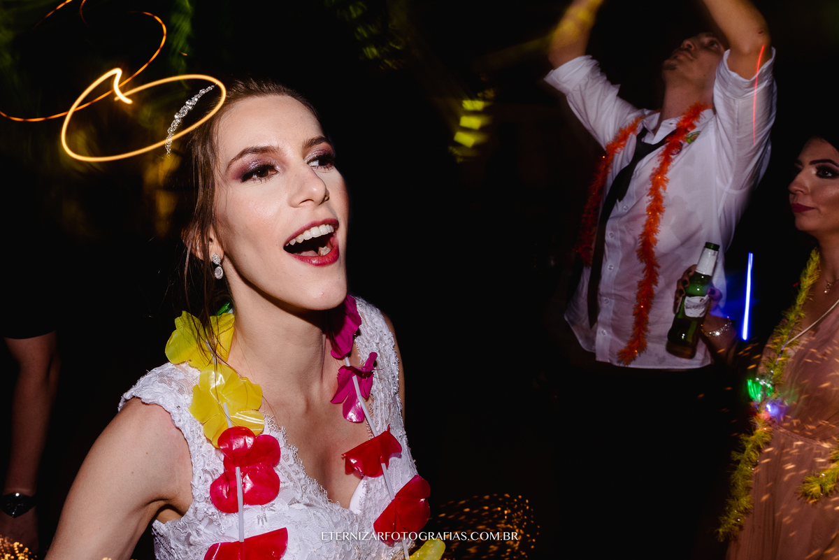 FOTOS DE FESTA DE CASAMENTO
DJ PARA CASAMENTO
BALADA DE CASAMENTO
FOTOGRAFO DE CASAMENTO EM BAURU-SP
CONVIDADOS DE CASAMENTO SE DIVERTINDO