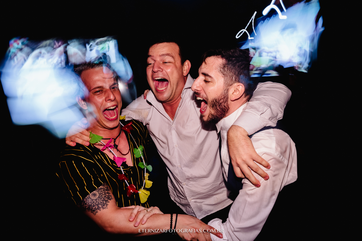 FOTOS DE FESTA DE CASAMENTO
DJ PARA CASAMENTO
BALADA DE CASAMENTO
FOTOGRAFO DE CASAMENTO EM BAURU-SP
CONVIDADOS DE CASAMENTO SE DIVERTINDO