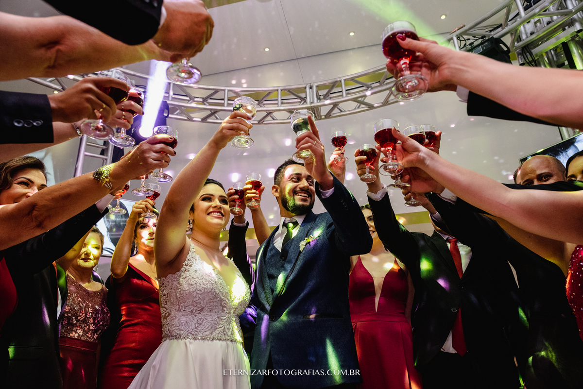 FOTOGRAFIA DE CASAMENTO BAURU-SP
FOTOGRAFO DE CASAMENTO BAURU-SP
BRINDE NOIVOS