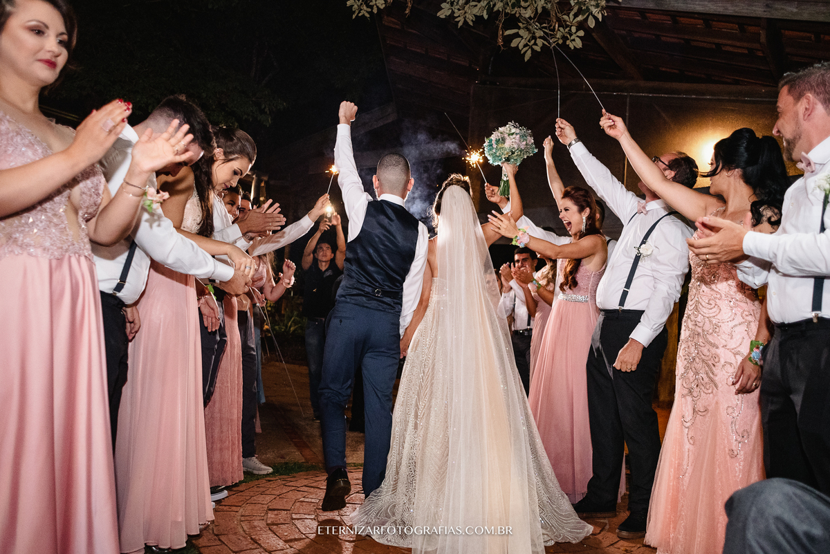 SAIDA DOS NOIVOS 
FOTOGRAFIA DE CASAMENTO BAURU-SP
FOTOGRAFO DE CASAMENTO EM BAURU-SP
NOIVA 
CERIMONIA DE CASAMENTO 