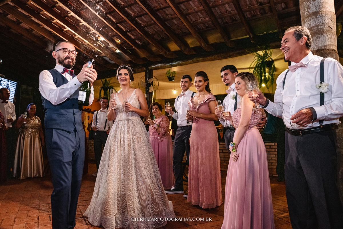 BRINDE NOIVOS
FOTOGRAFIA DE CASAMENTO BAURU-SP
FOTOGRAFO DE CASAMENTO EM BAURU-SP
NOIVA 
CERIMONIA DE CASAMENTO 