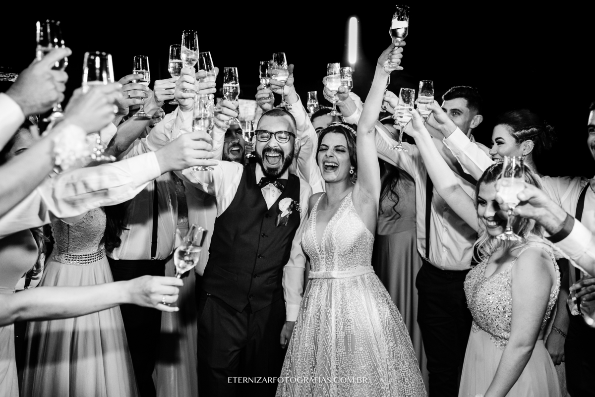BRINDE COM NOIVOS
FOTOGRAFIA DE CASAMENTO BAURU-SP
FOTOGRAFO DE CASAMENTO EM BAURU-SP
NOIVA 
CERIMONIA DE CASAMENTO 