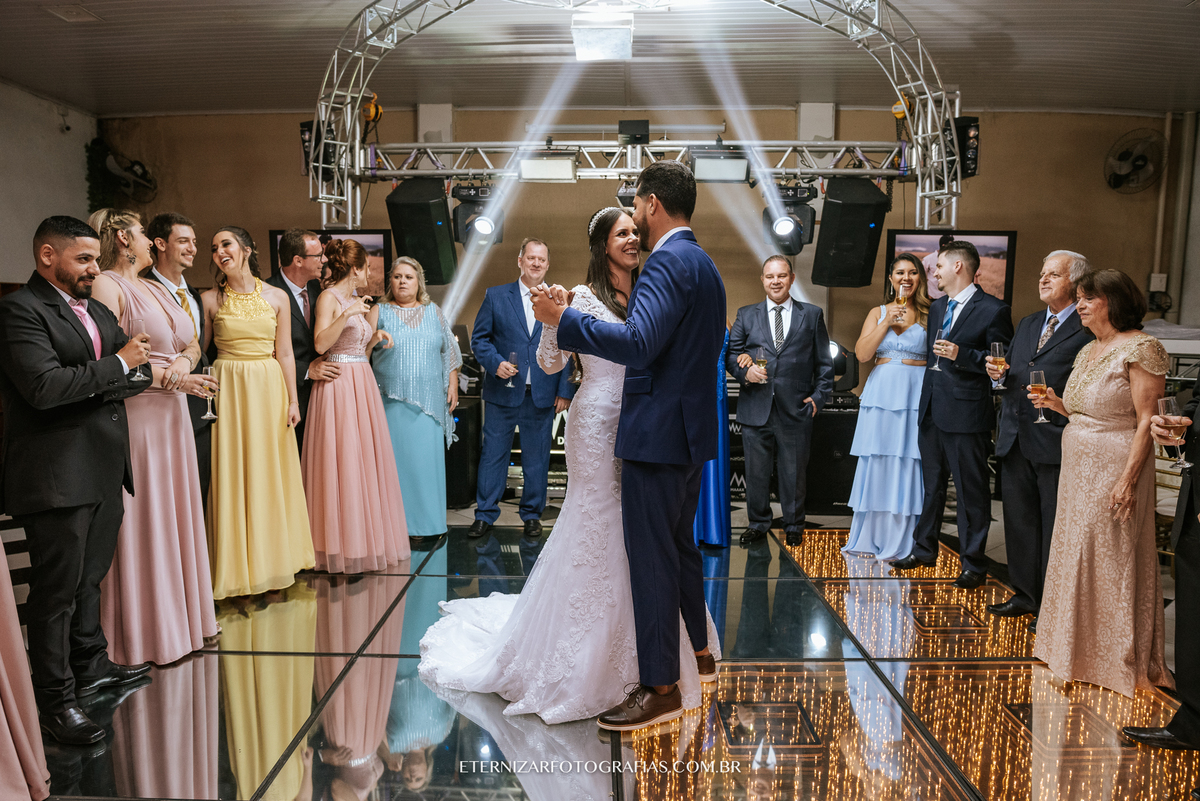 DANÇA DOS NOIVOS 
FOTOGRAFIA DE CASAMENTO BAURU-SP
FOTOGRAFO DE CASAMENTO EM BAURU-SP
NOIVA 
CERIMONIA DE CASAMENTO 