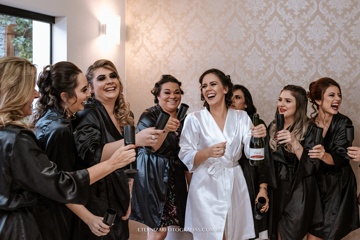 MADRINHAS BRINDANDO COM A NOIVA
FOTOGRAFIA DE CASAMENTO BAURU-SP
FOTOGRAFO DE CASAMENTO EM BAURU-SP
NOIVA 
CERIMONIA DE CASAMENTO 