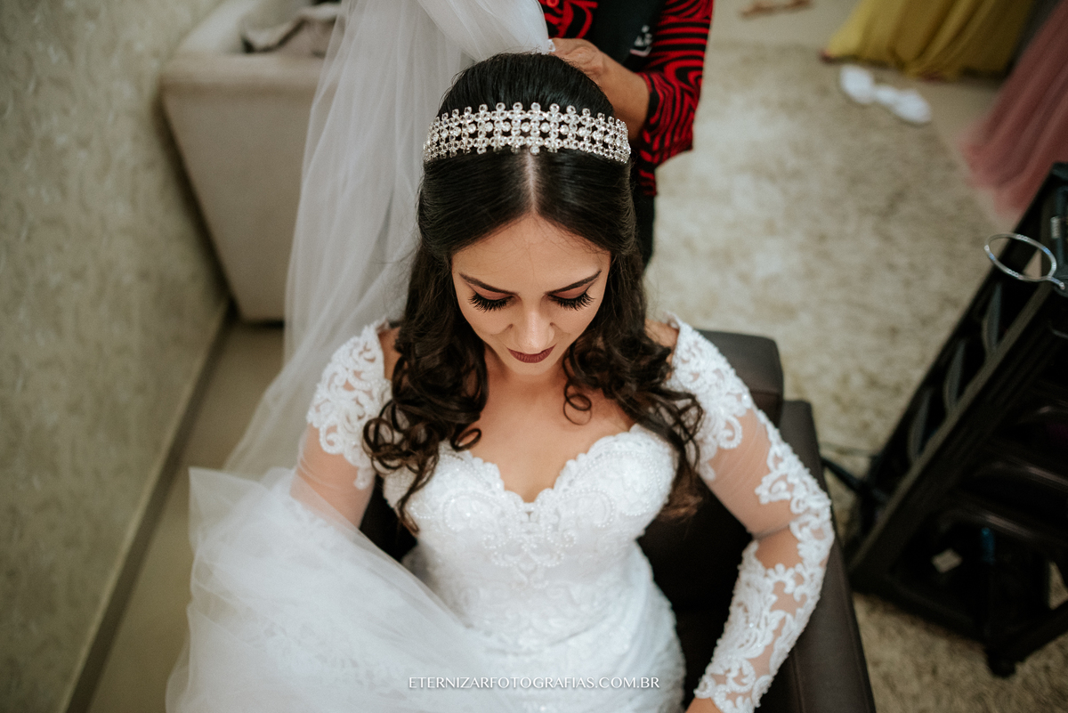 NOIVA FINALIZANDO CABELO 
FOTOGRAFIA DE CASAMENTO BAURU-SP
FOTOGRAFO DE CASAMENTO EM BAURU-SP
NOIVA 
CERIMONIA DE CASAMENTO 