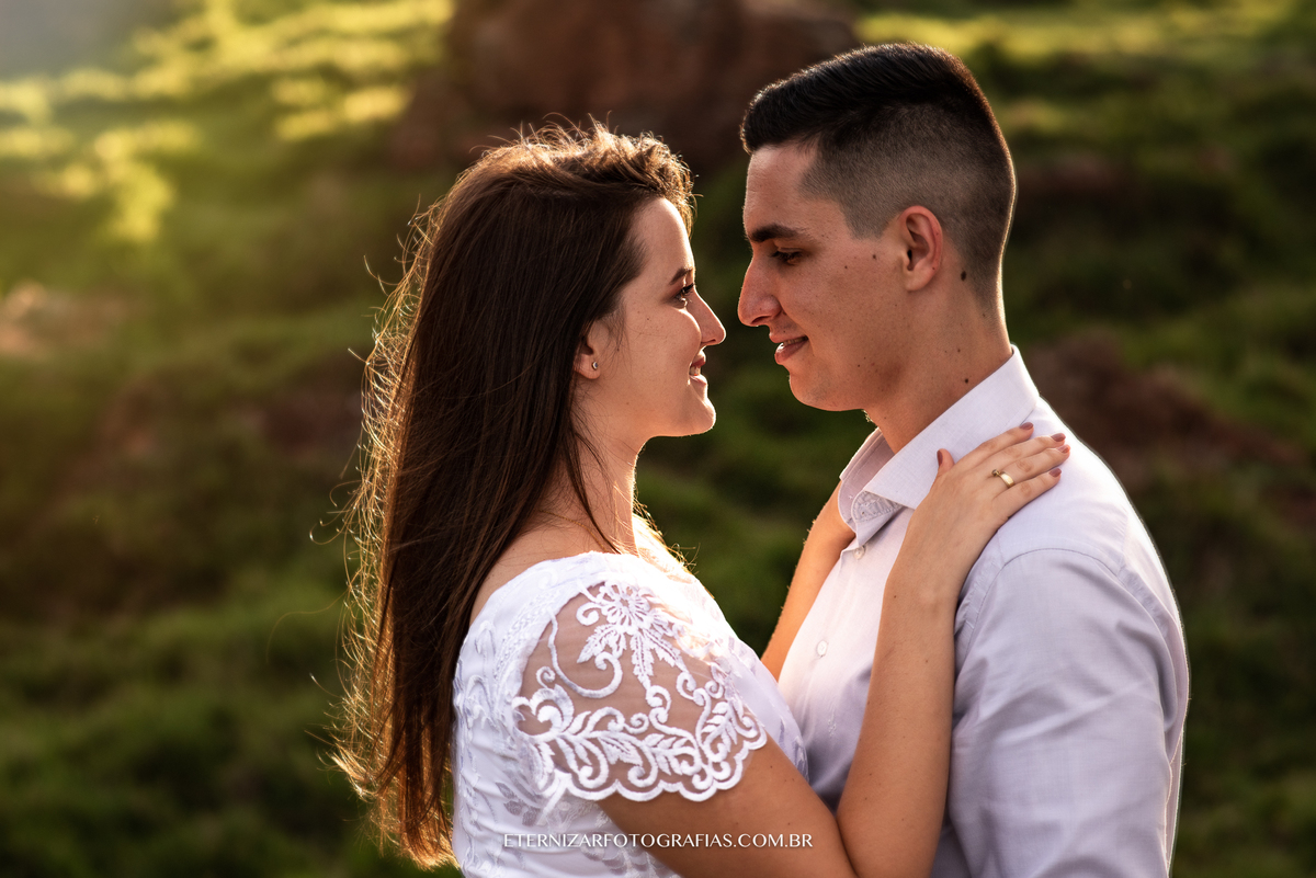 CASAL POSANDO
ENSAIO DE CASAL
FOTOGRAFIA DE CASAL
ENSAIO PRE WEDDING 
PRÉ-WEDDING 
POR DO SOL