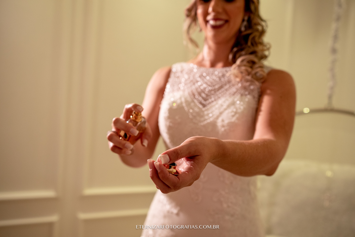 PERFUME NOIVA
FOTOGRAFO DE CASAMENTO BAURU-SP
NOIVA 
FOTOGRAFIA DE CASAMENTO BAURU-SP
VESTIDO DA NOIVA
MAKE NOIVA