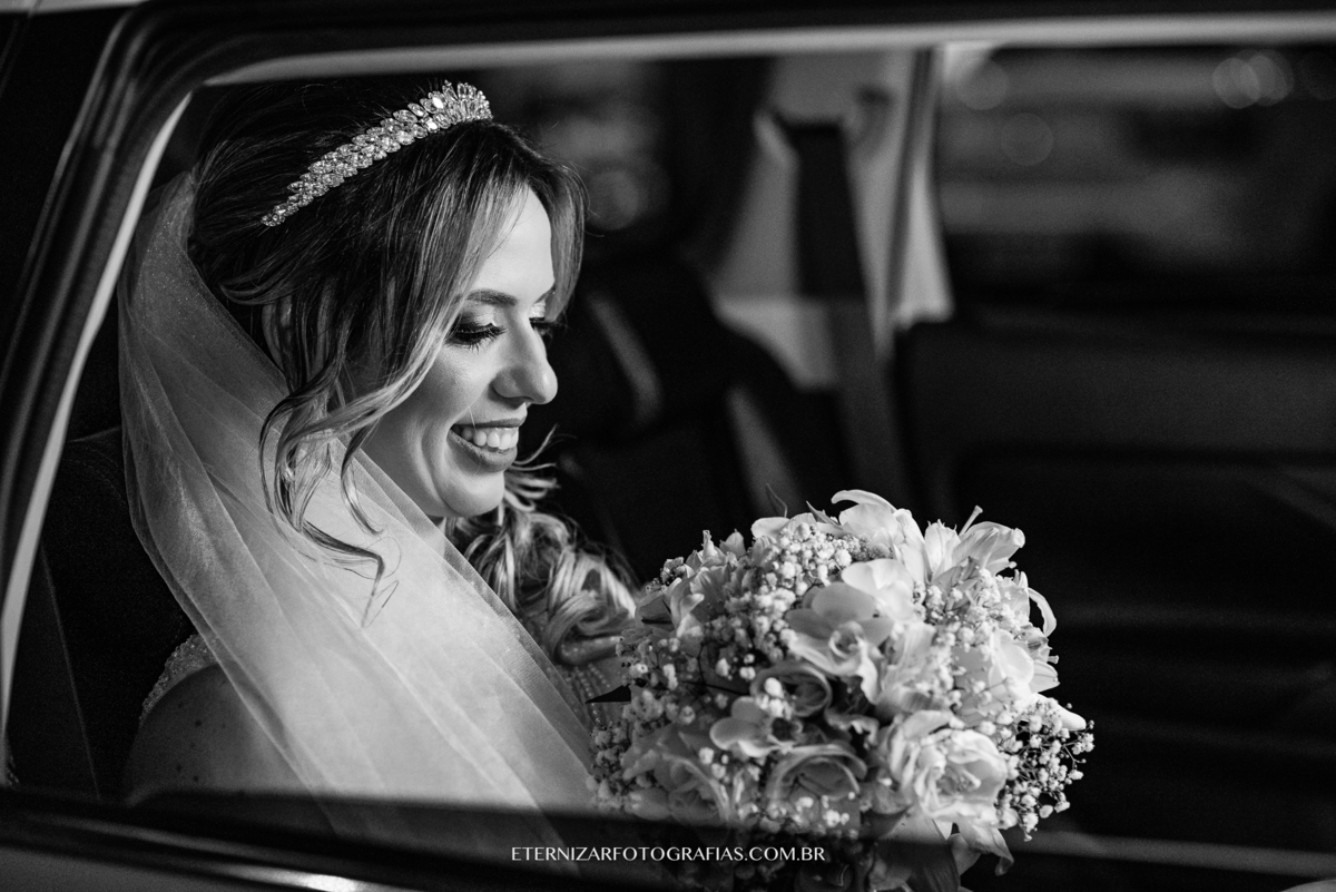 NOIVA NO CARRO
FOTOGRAFO DE CASAMENTO BAURU-SP
NOIVA 
FOTOGRAFIA DE CASAMENTO BAURU-SP
VESTIDO DA NOIVA
MAKE NOIVA