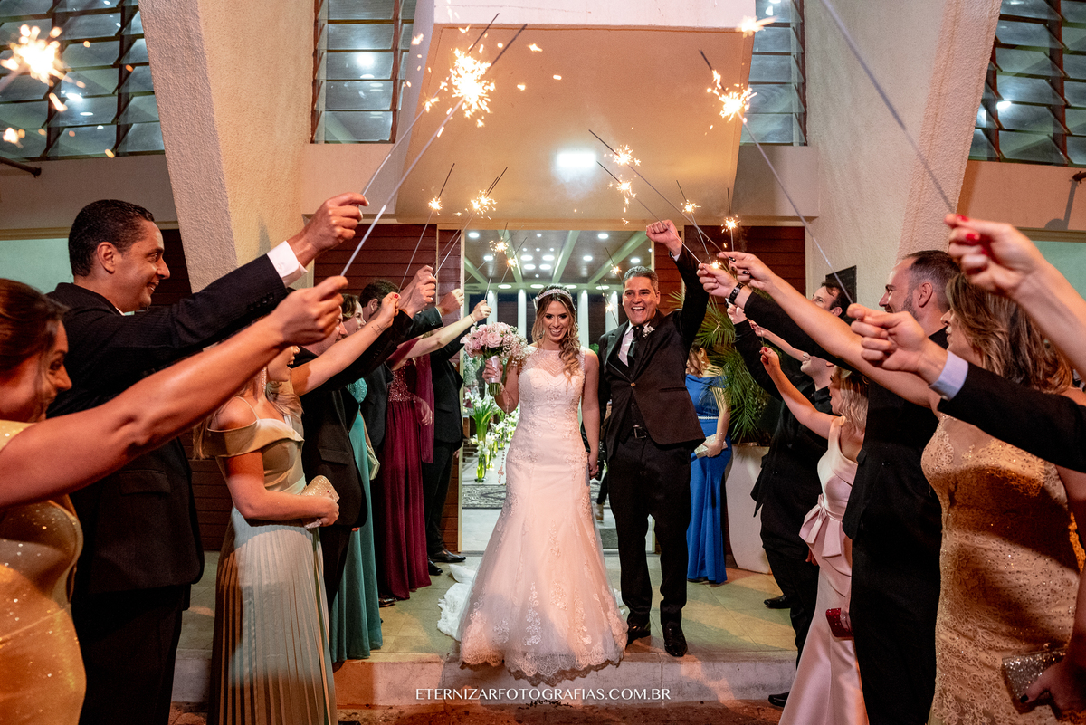 SAIDA DOS NOIVOS 
FOTOGRAFO DE CASAMENTO BAURU-SP
NOIVA 
FOTOGRAFIA DE CASAMENTO BAURU-SP
VESTIDO DA NOIVA
MAKE NOIVA