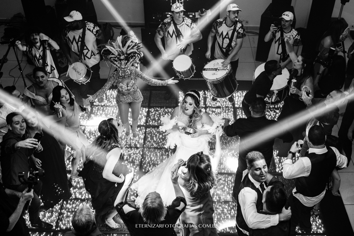 BALADA DE CASAMENTO
FOTOGRAFO DE CASAMENTO BAURU-SP
NOIVA 
FOTOGRAFIA DE CASAMENTO BAURU-SP
VESTIDO DA NOIVA
MAKE NOIVA