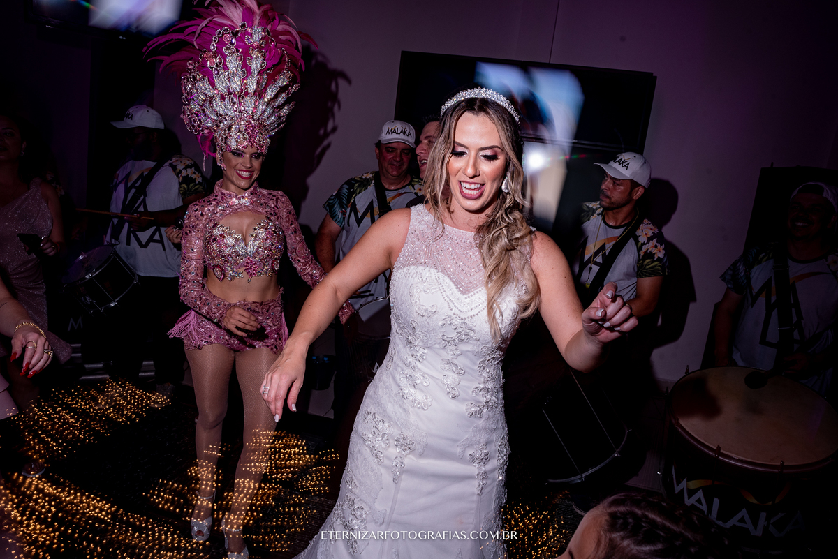 DJ CASAMENTO
FOTOGRAFO DE CASAMENTO BAURU-SP
NOIVA 
FOTOGRAFIA DE CASAMENTO BAURU-SP
VESTIDO DA NOIVA
MAKE NOIVA