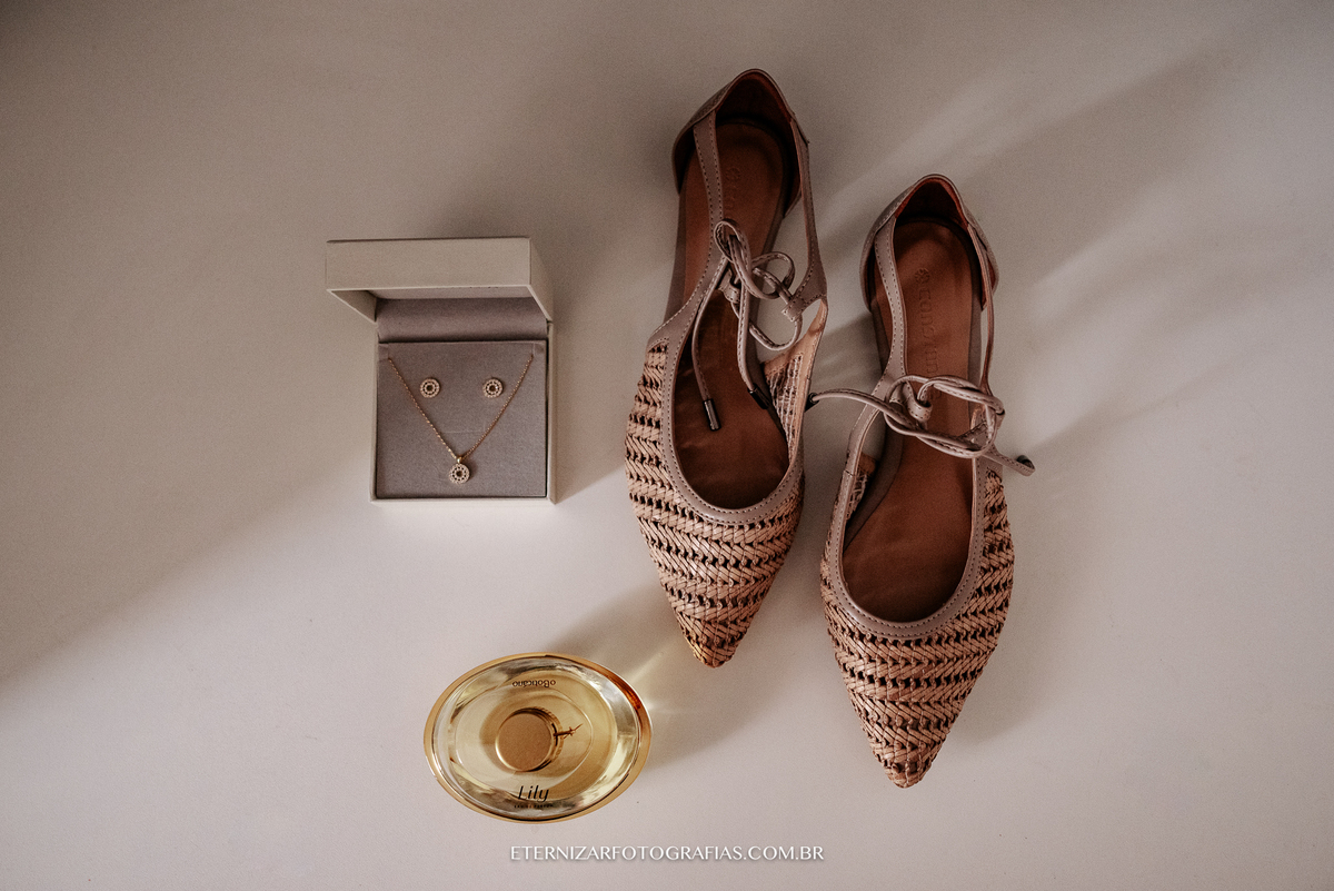 SAPATO DA NOIVA 
CASAMENTO NO CAMPO
FOTOGRAFIA DE CASAMENTO BAURU-SP
FOTOGRAFO DE CASAMENTO EM BAURU-SP
NOIVA 
CERIMONIA DE CASAMENTO 
CASAMENTO NO VILA DE SÃO FRANCISCO 