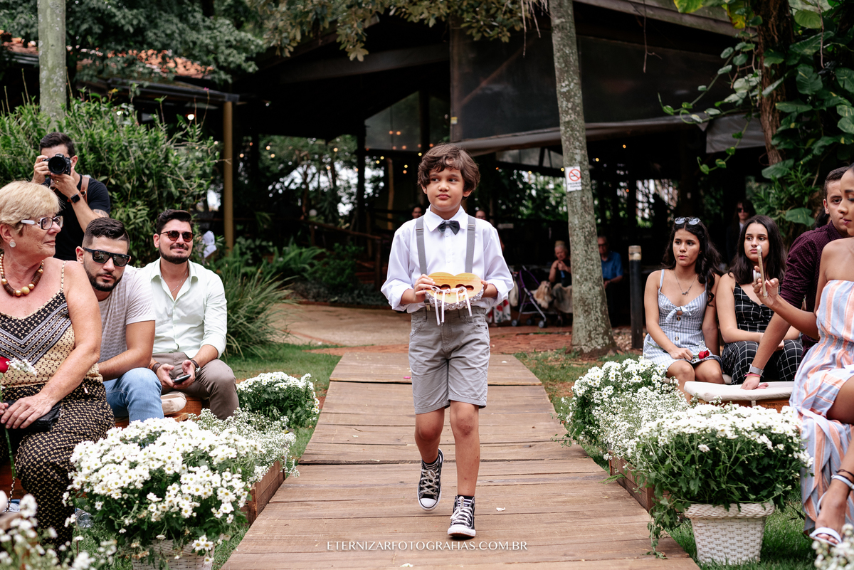 CASAMENTO NO CAMPO
FOTOGRAFIA DE CASAMENTO BAURU-SP
FOTOGRAFO DE CASAMENTO EM BAURU-SP
NOIVA 
CERIMONIA DE CASAMENTO 
CASAMENTO NO VILA DE SÃO FRANCISCO 